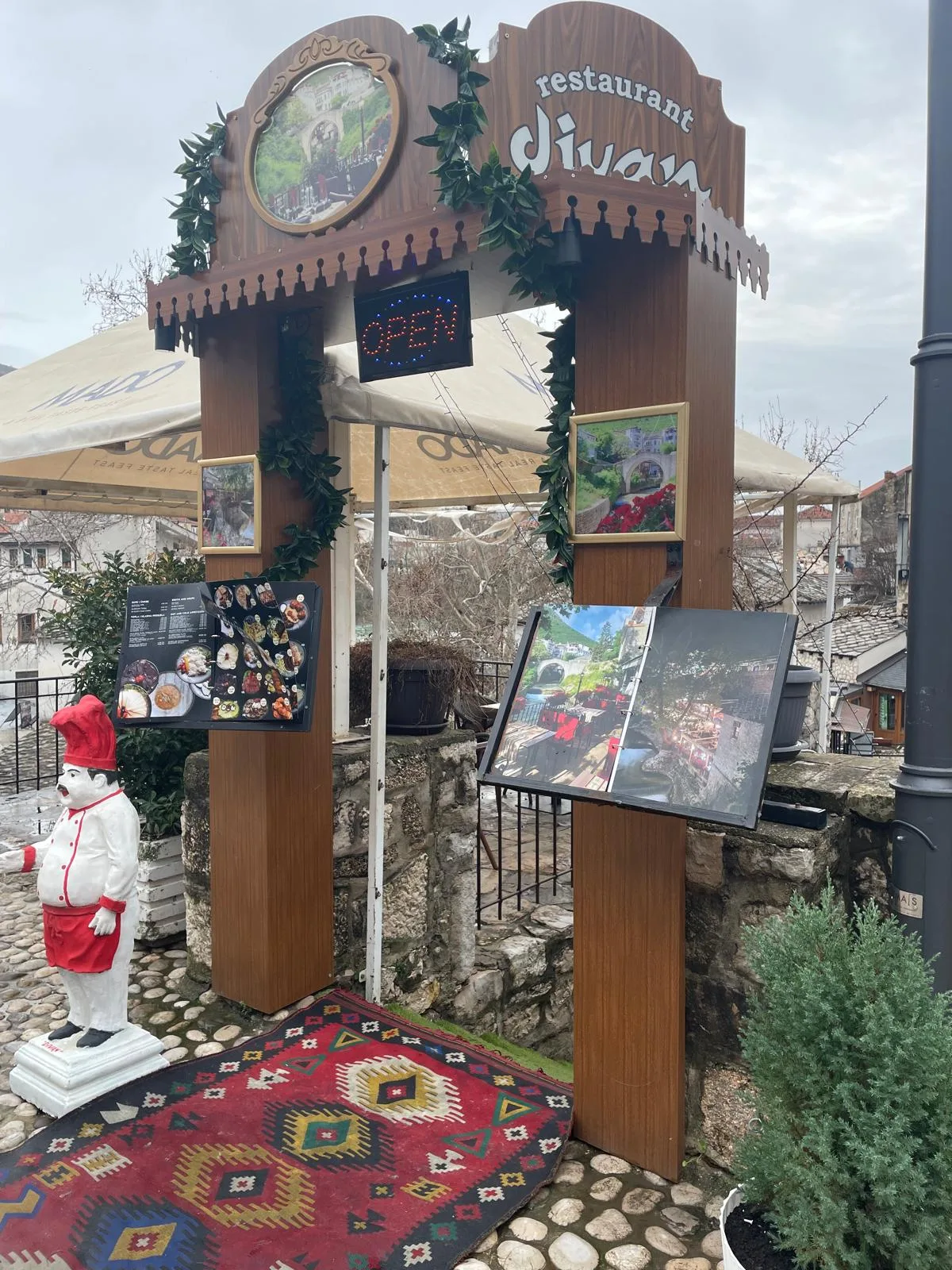 Mostar Yürüyüş 1